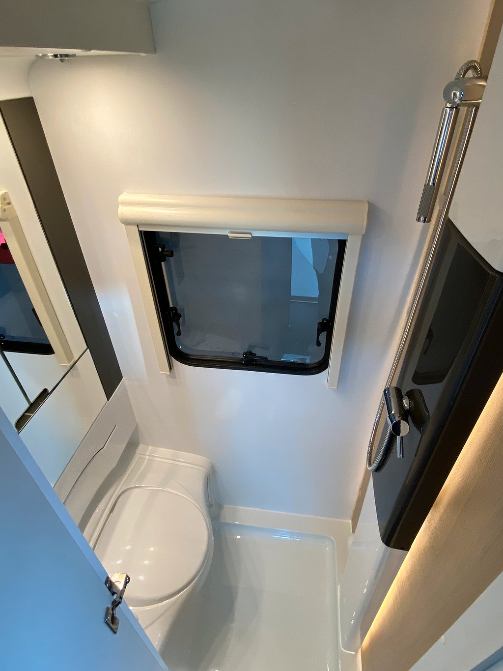 Adria Action 361 LH / Pluspaket / 1579kr/mån / Vi tar inbyte - Adria