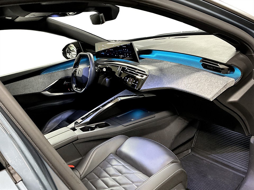 Bild på Peugeot E-5008 GT Ultimate Hybrid 145hk Aut 7-SITS DRAG, ELSTOL, PANO