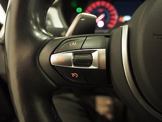Sedan BMW 330 18 av 26