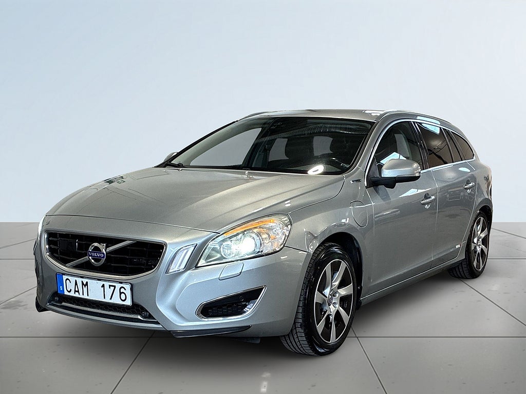 Volvo V60 D6 Plug-in Hybrid AWD Summum Värmare Drag Skinn S&V