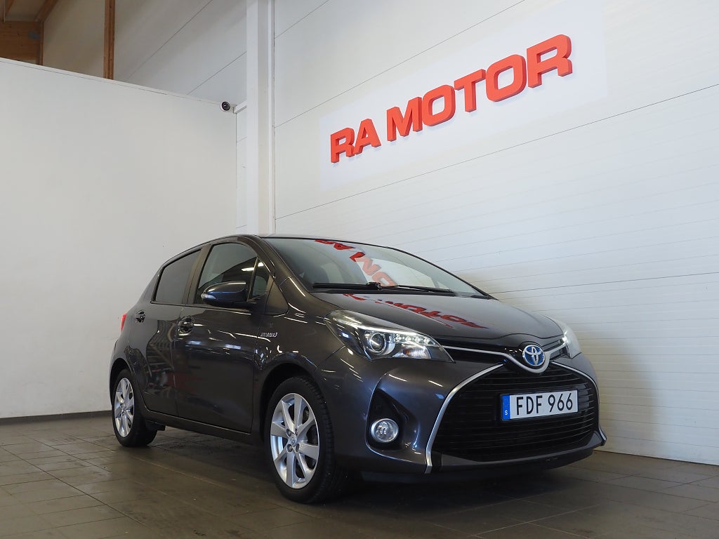 Toyota Yaris Hybrid e-CVT 101hk | Edition Feel | Navi | Värmare | 2015