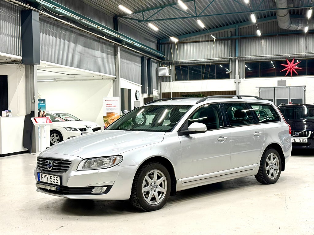 Volvo V70 D3 Geartronic Classic, Momentum Navi Drag  2 Ägare