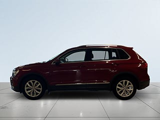 Volkswagen Tiguan 1.4 TSI 4Motion Base Drag Mvärmare Bkamera CarPlay S&V – bild 4