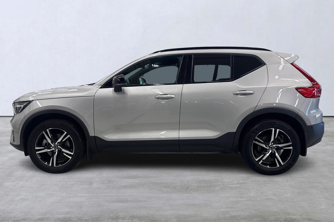 Volvo XC40 B3 FWD Bensin Plus Dark 2025, kuva 2/10