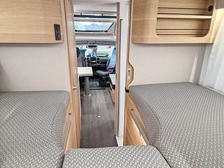 Husbil-halvintegrerad Adria Coral Plus 670 DL 22 av 31