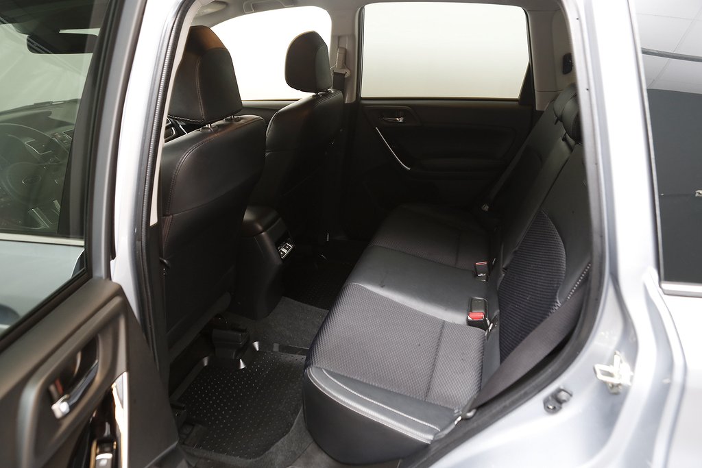 Subaru Forester 2,0i 150hk XL AWD Aut Motorv Dragkrok 2019