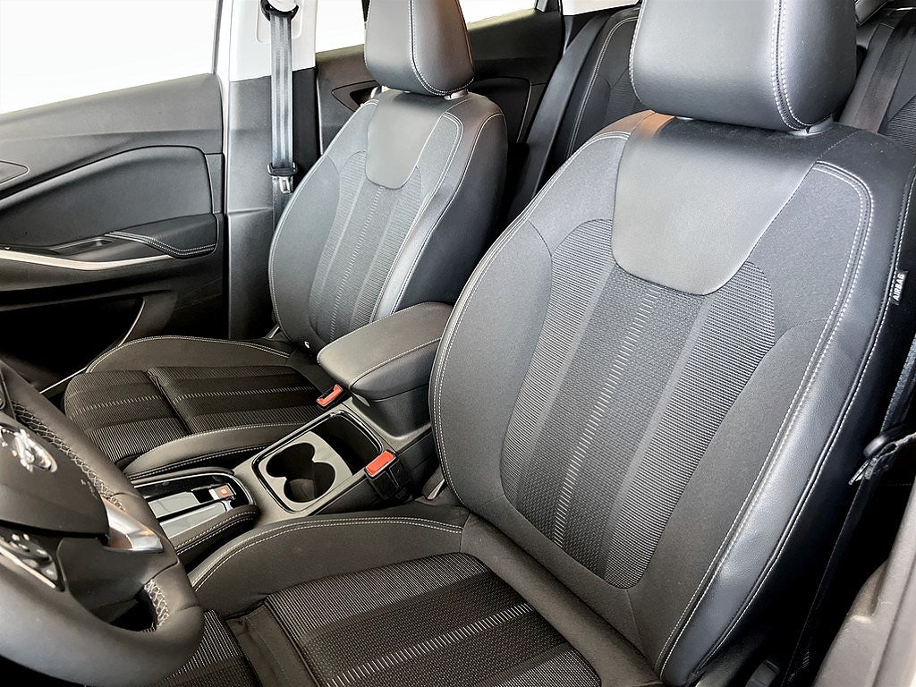 Bild på Opel Grandland GS 1.2 PT 130hk Aut - B-KAMERA, CARPLAY