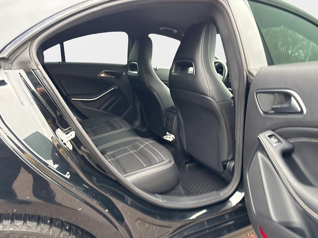 Mercedes-Benz CLA220 220 CDI 170hk Automat Urban Line Kamera 1224kr/månaden 2015, bild 28
