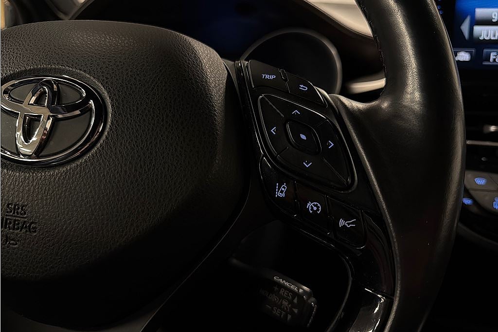 Toyota C-HR Hybrid CVT, Executive JBL, Kamera, Navi, 4,99% RÄNTA