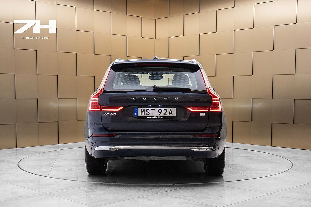 Volvo XC60 Recharge T6 AWD Core Pano Drag Pilot Assist Kamera