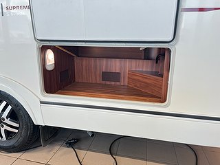 Husbil-halvintegrerad Adria CORAL SUPREME 670 SLT 6 av 26