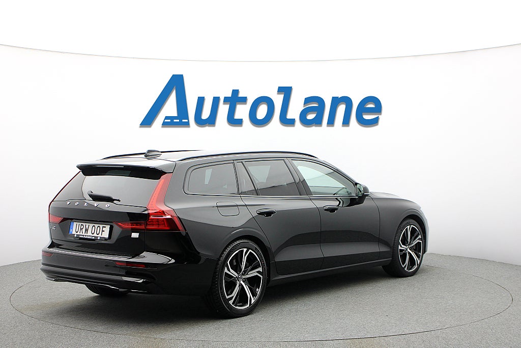 Volvo V60 Recharge T8 AWD Plus Dark, B-kamera, Skinn, Drag 456hk