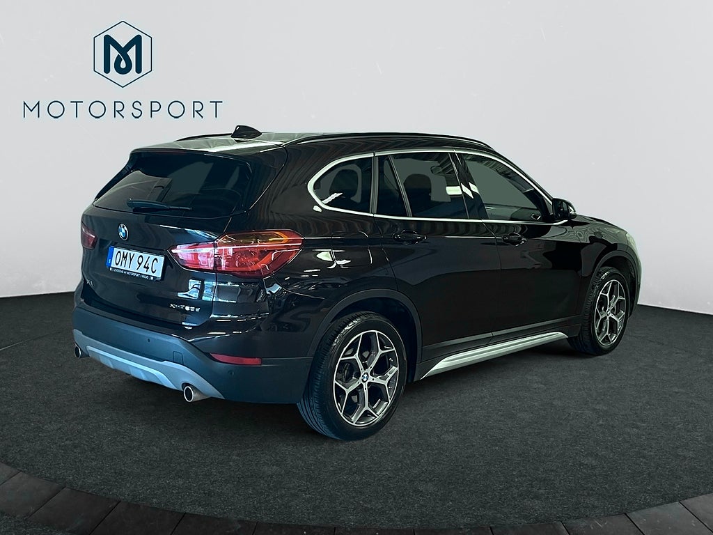 BMW X1 xDrive20d Aut xLine Dragkrok Farth 4WD Panorama HUD bild 5