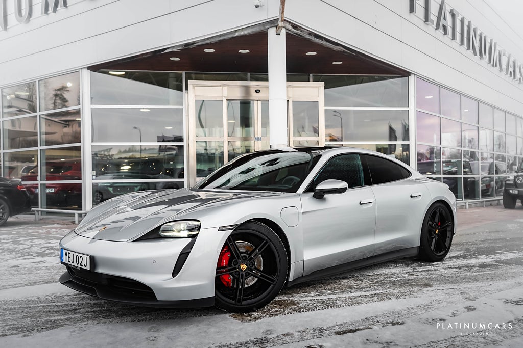 Porsche Taycan 4S Performance / BOSE / 18-vägs / Pano / SE SPEC