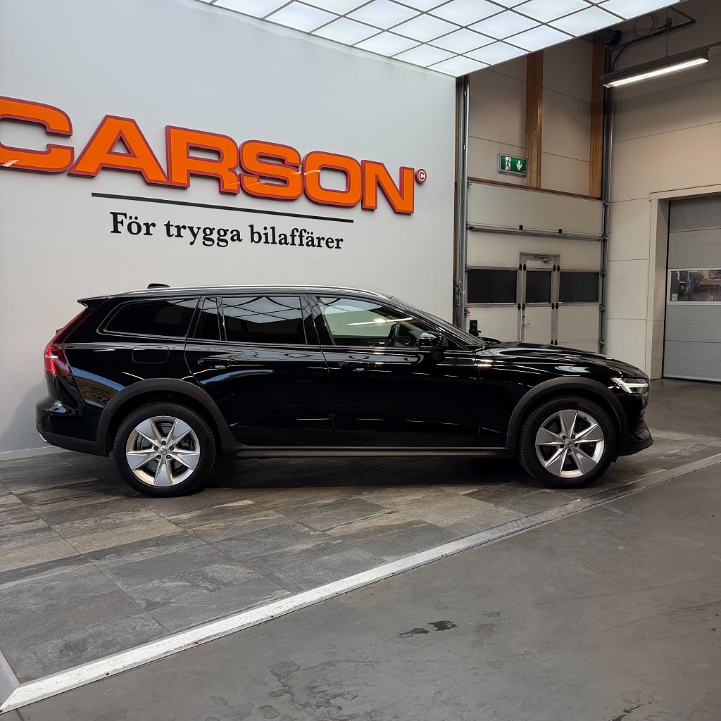 Volvo V60 Cross Country B4 AWD Geartronic Advanced SE Backkamera Skinn