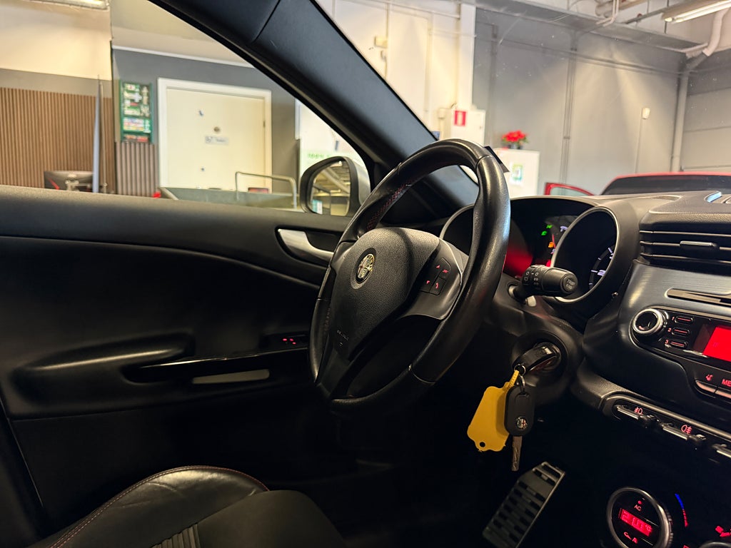 Alfa Romeo Giulietta 2013 - miniatyr 20
