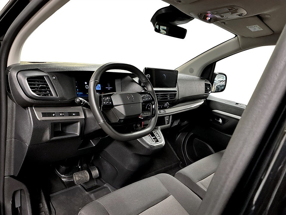 Bild på Citroen SpaceTourer PLUS 2.2 BHDi 180hk Aut 9-SITS BACKKAMERA CAPLAY