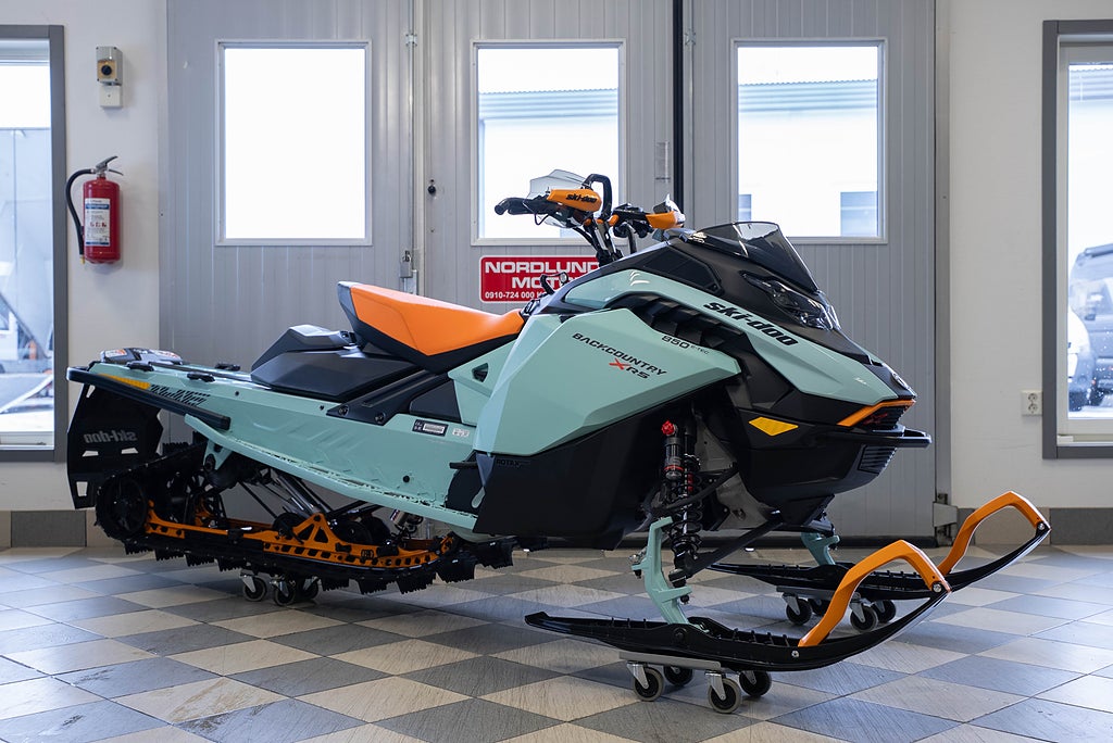 Ski-Doo Backcountry XRS 850E-TEC