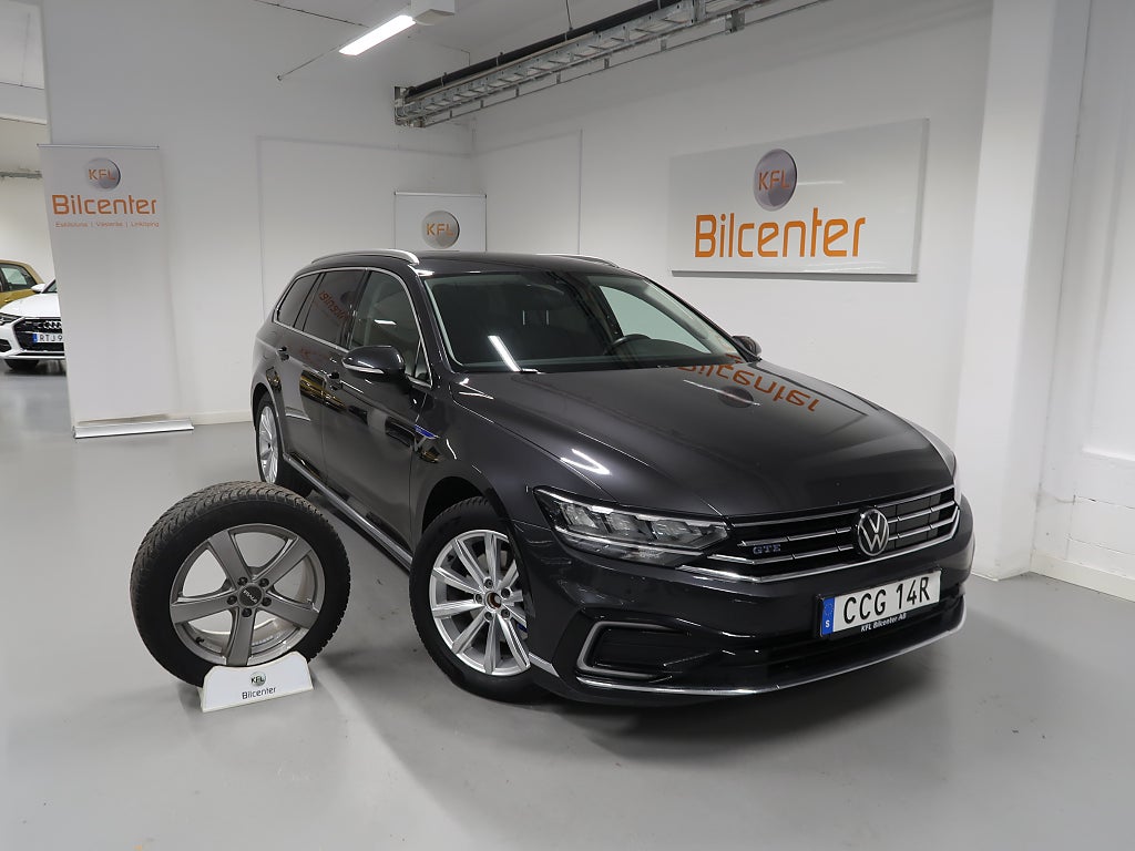 Volkswagen Passat GTE 1.4 TSI V-Däck ingår Drag-Kamera-Värmare-Navi-CarPl