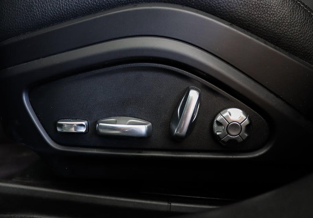 Porsche Panamera 4 E-Hybrid Sport Turismo Facelift PASM Pano Bose