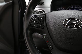 Halvkombi Hyundai i10 9 av 15