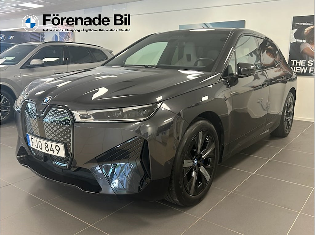 BMW iX xDrive50 M-Sport Adaptiv Farthållare Keyless H/K 