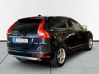 Volvo XC60 D4 AWD Aut Summum Dvärm/Skinn/SoV/BLIS/Ad.Fhåll/Navi