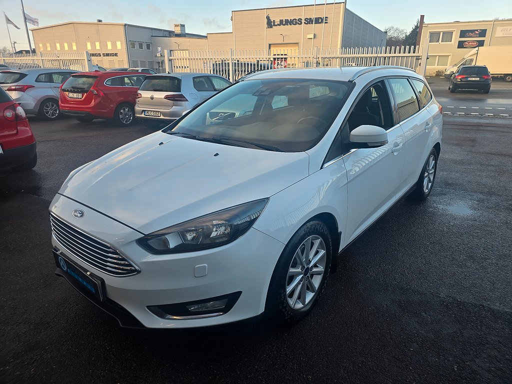 Ford Focus Kombi 1.0 EcoBoost Titanium 1 Års Garanti 0% Ränta 36 Mån