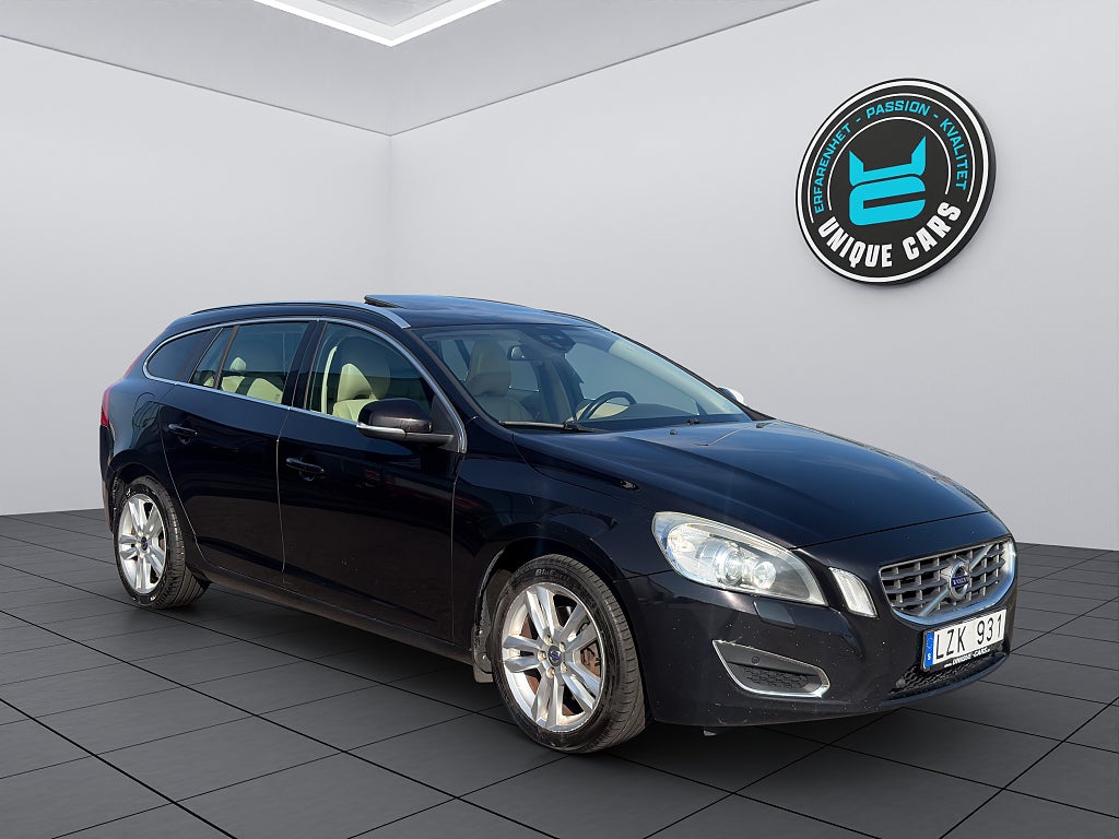 Volvo V60 D3|163hk|Summum|Taklucka|Navi|Värmare| Drag|Nyservad|