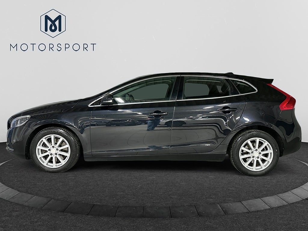 Volvo V40 D3 Momentum Pro Värmare Navi P-sensorer Bluetooth bild 3