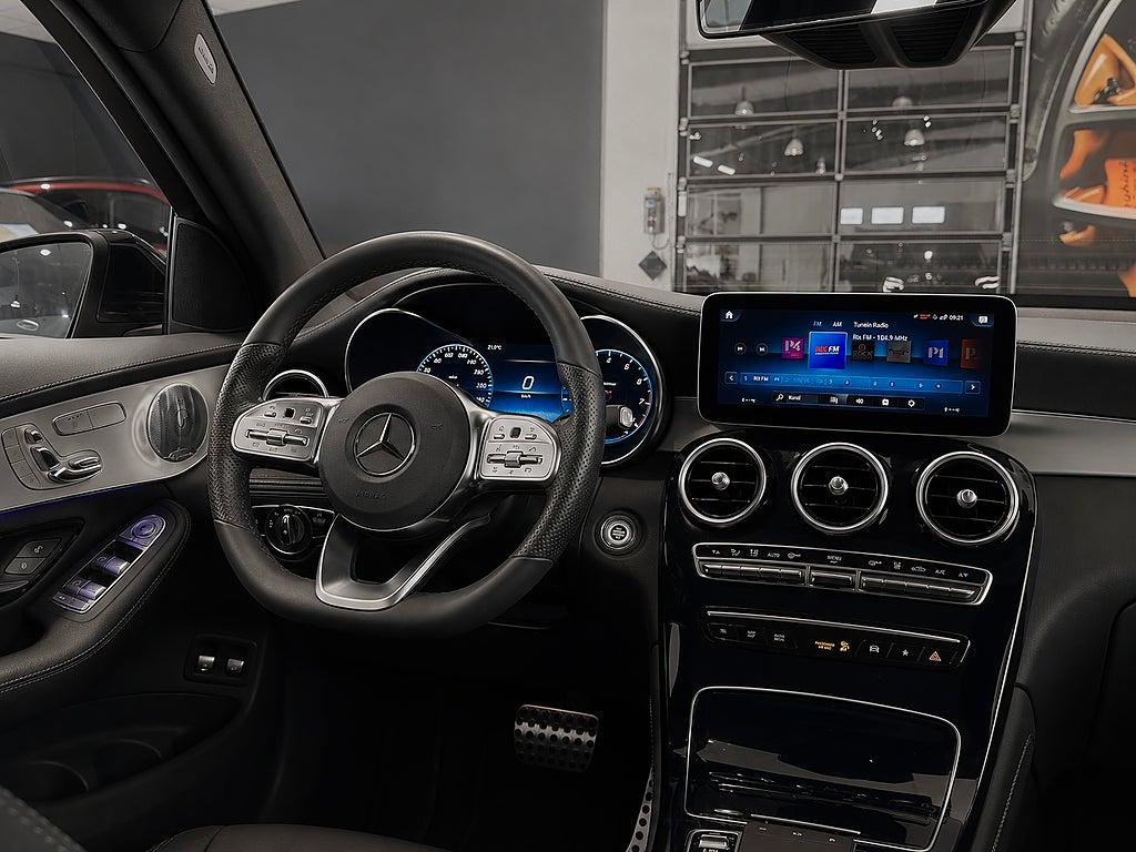 Mercedes-Benz GLC 43 AMG 4Matic Panorama Burmester Head up Värmare 390 hk - bild 10