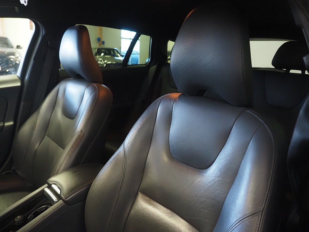 Volvo V60 Cross Country D4 Geartronic 190hk Summum Värmare Skinn P-Sen 2017