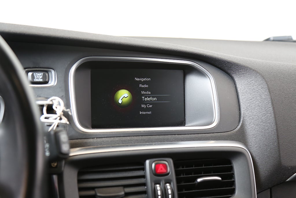 Volvo V40 Cross Country D2 Momentum BE 120hk Värmare Dragkrok 2016