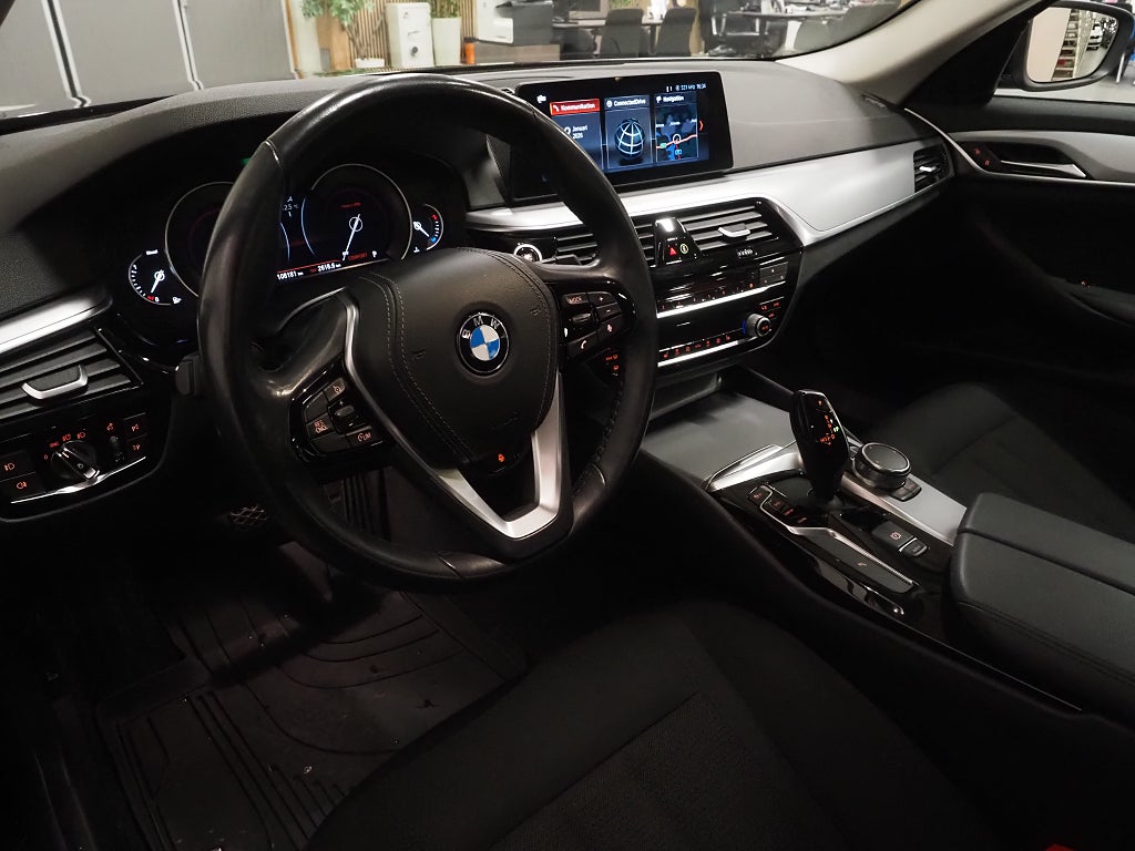 BMW 520 d Touring 190hk Steptronic Backkamera Navi 2018