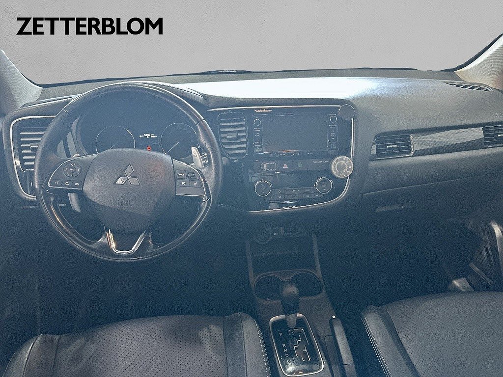 SUV Mitsubishi Outlander 10 av 18