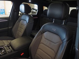 SUV Volkswagen Touareg 15 av 27