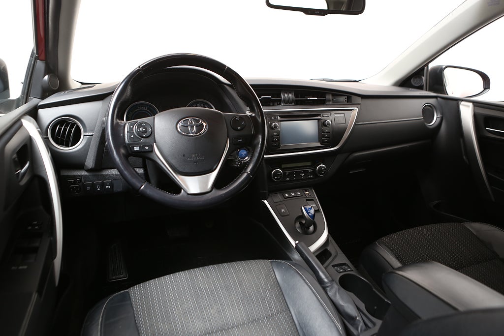 Toyota Auris Touring Sports Hybrid e-CVT Executive 2015