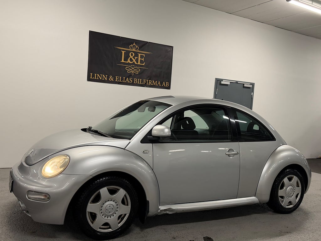 Volkswagen New Beetle 2.0 Highline FRILEVERANS/SERVAD/LEVERERAS NYBESIKTIGAD 