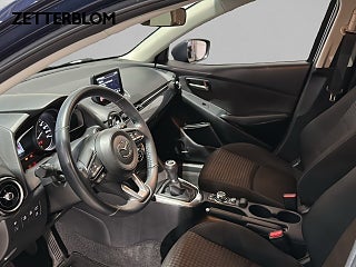 Halvkombi Mazda 2 8 av 15