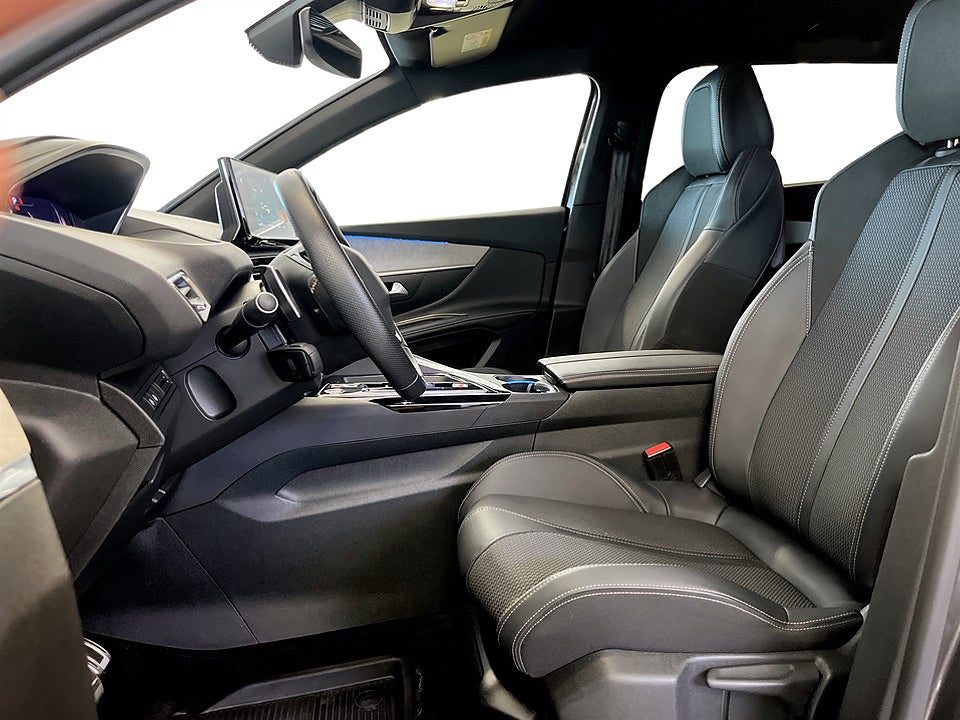 Bild på Peugeot 5008 GT 1.2 PT 130hk Aut 7-SITS B-KAMERA CARPLAY