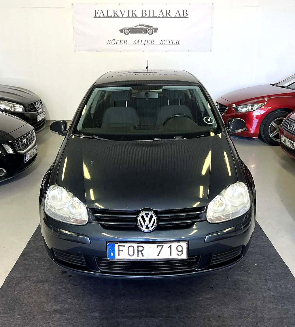 Volkswagen Golf 5-dörrar 1.6 Trendline Euro 4/ Bes / Ny Kamrembytt 