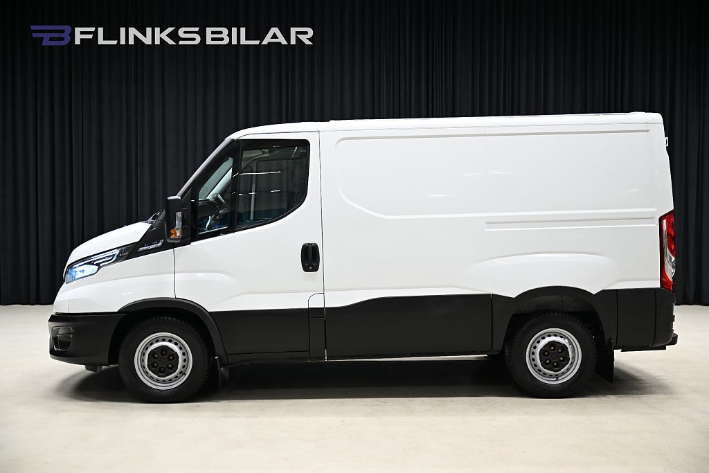Iveco Daily 136HK Automat|Drag|Värmare|Backkamera|3.5ton-drag|Moms
