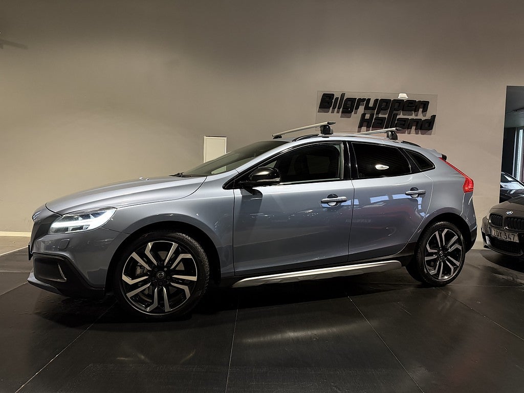 Volvo V40 Cross Country T4 AWD Business Advanced Summum Blis Navi B-kam Pdc 18"
