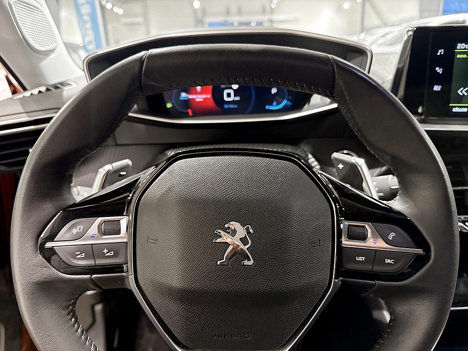 Bild på Peugeot 2008 Allure 1.2 PT 130hk Aut B-KAMERA CARPLAY