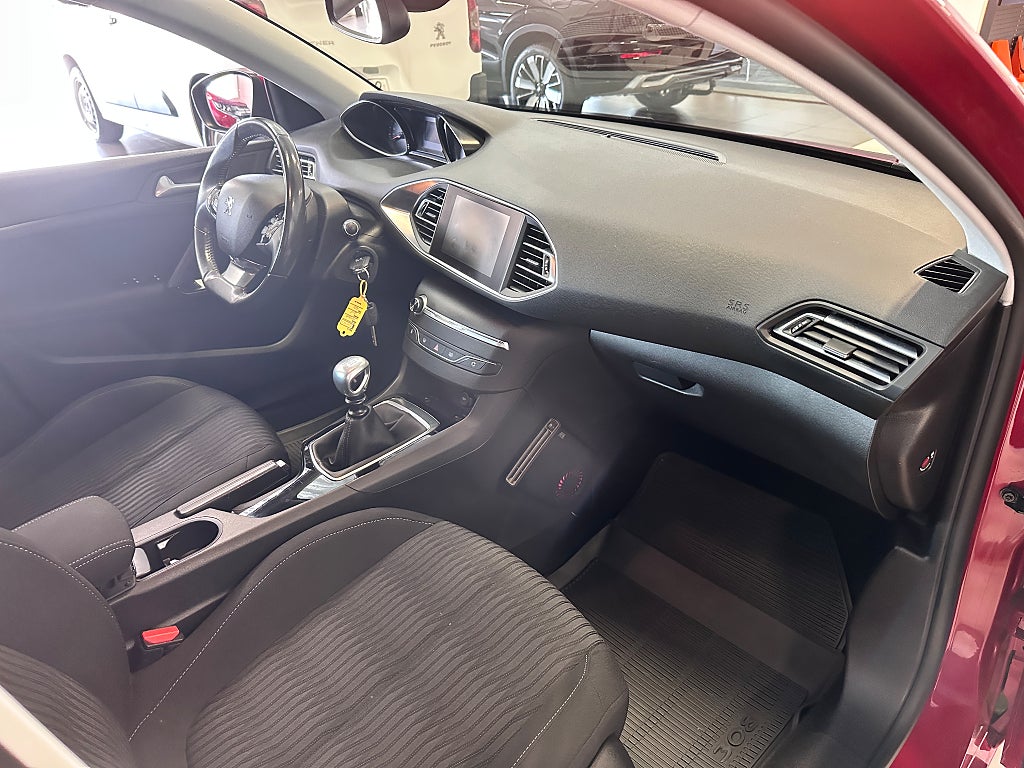 Peugeot 308 Active 1.6 e-HDi 115hk FAP Dragkrok thumbnail