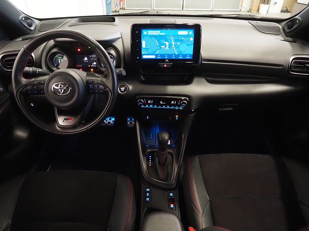 Toyota Yaris Hybrid 116hk CVT GR Sport |Navi|Backkamera|HUD|