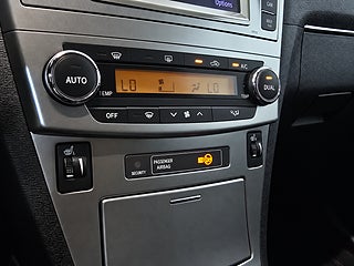Toyota Avensis 2012 bild 22