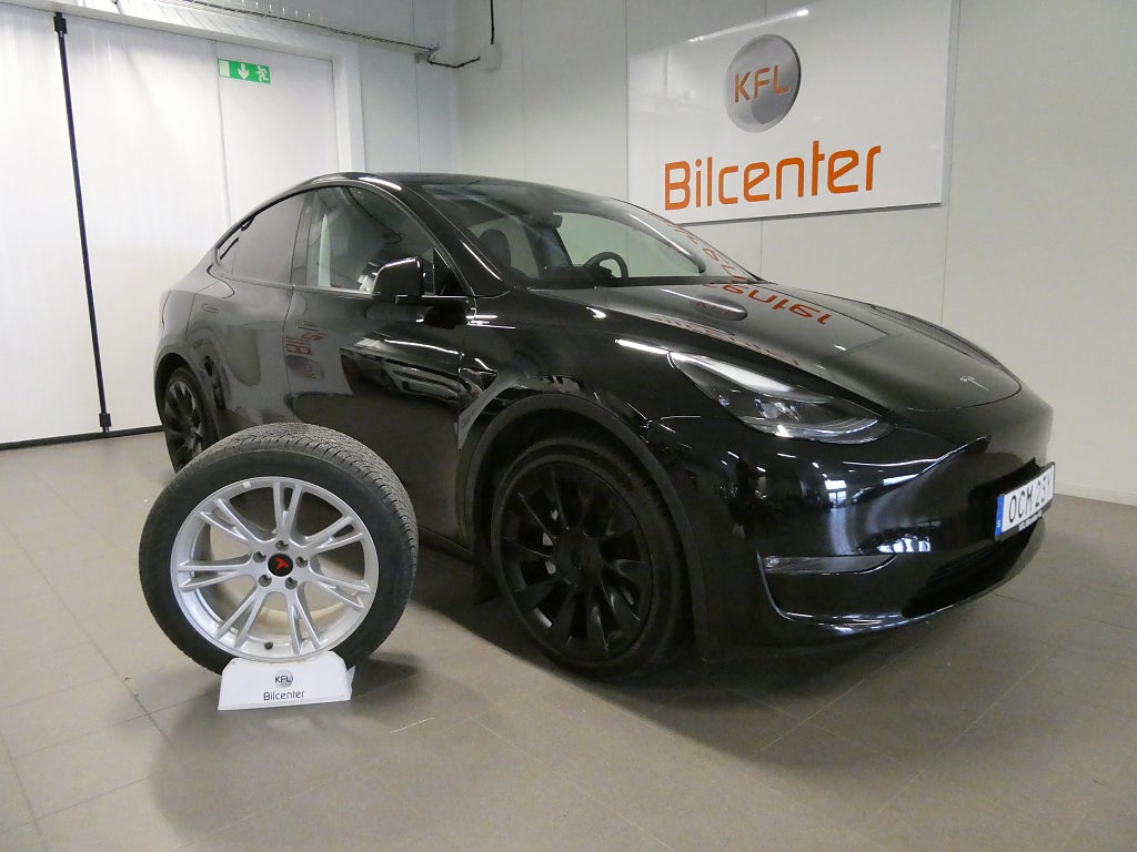 Tesla Model Y Long Range AWD *3,99% Ränta* Drag-Pano-Kamera-SoV