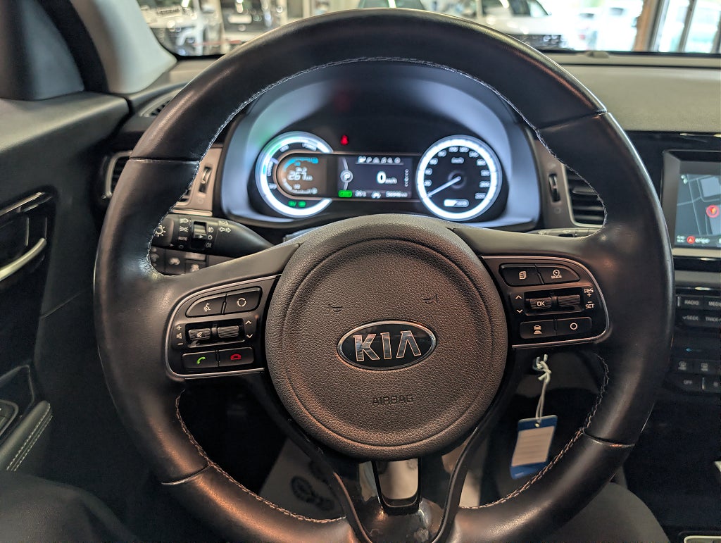 Kia Niro Hybrid DCT Advance Plus M-värm/V-hjul thumbnail