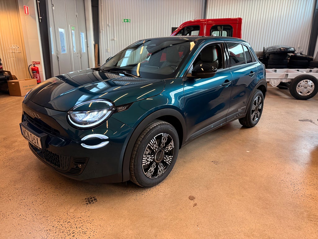 Fiat 600 ICON Mildhybrid 1.2 110 hk DCT6 FWD